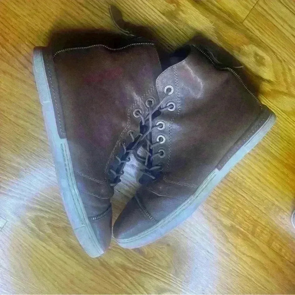 Stuart Weitzman Shoes - Stuart Weitzman Brown Leather Combat Ankle Chelsea Boot Size 7M